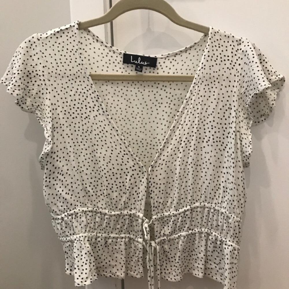 Super cute open front lulu’s top